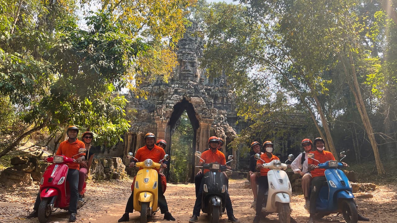 Angkor Wat Tour by Vespa