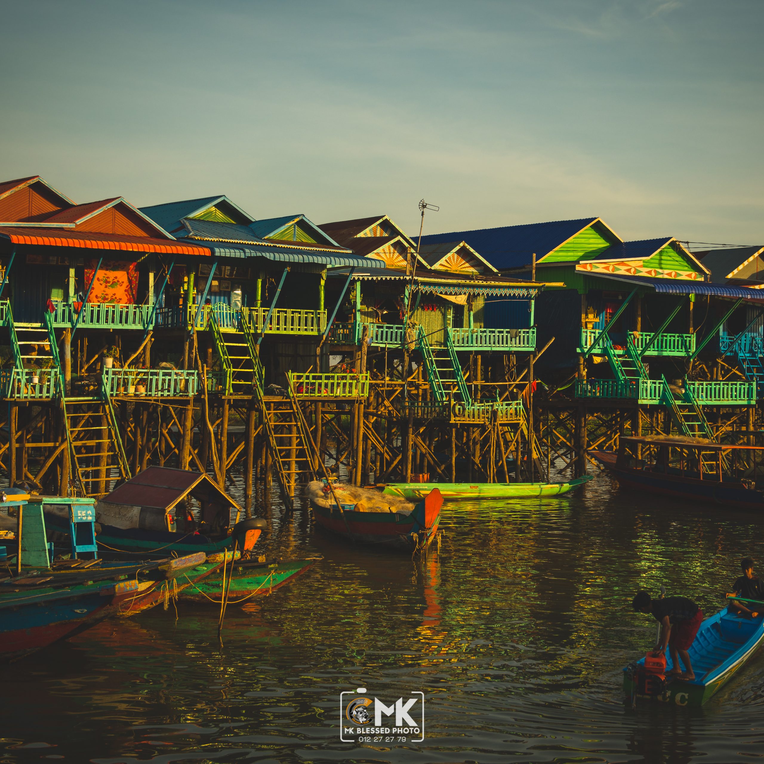 A Glimpse into a Floating World KAMPONG PLUK & MONK BLESSING