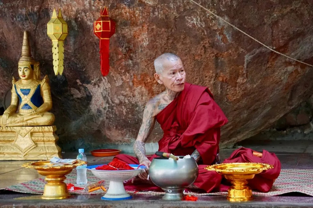 Fortune telling & Monk Blessing Tour