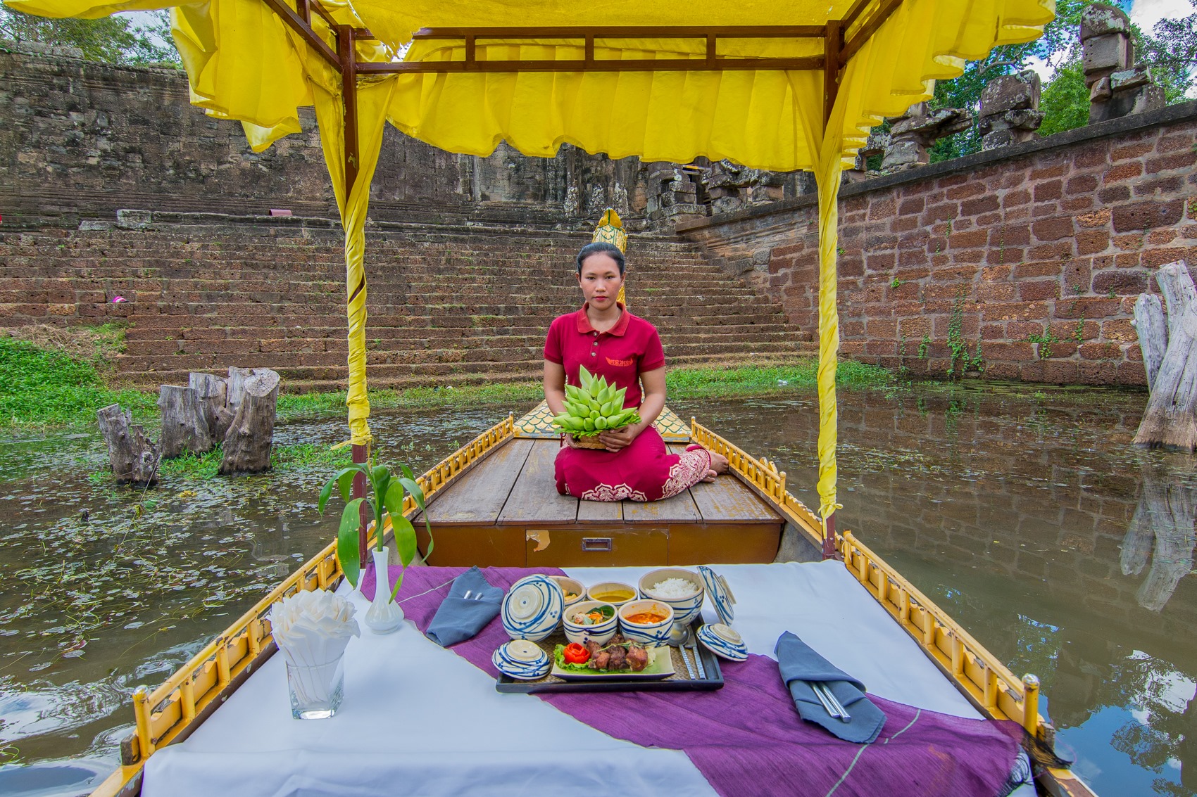 Fresh Air Breakfast at Tonle Oum on Traditional Boat